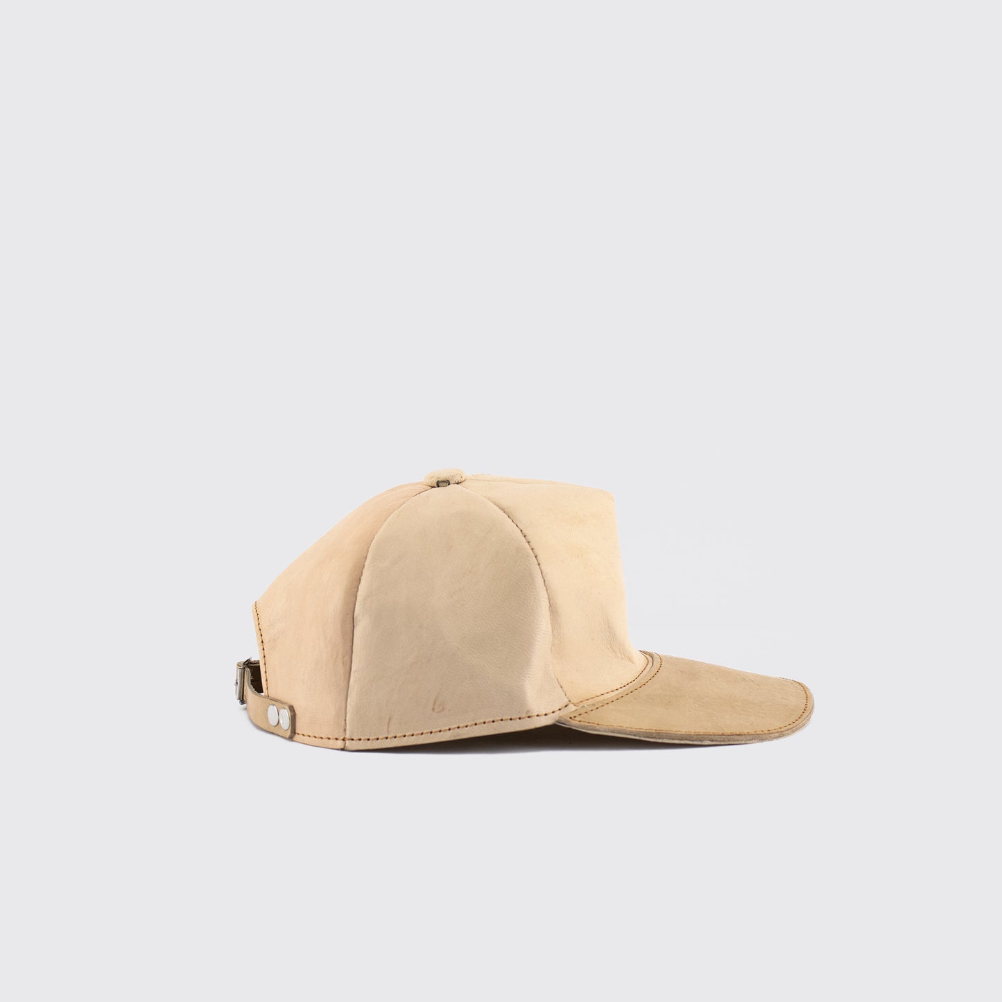 GORRA EN PIEL